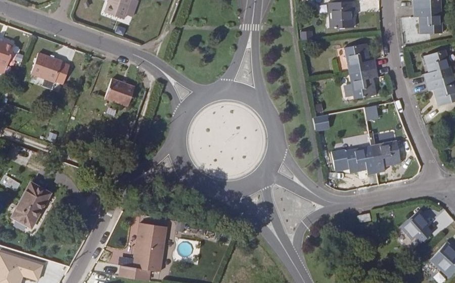 Vue aérienne du Rond-point anonyme n°210711963
