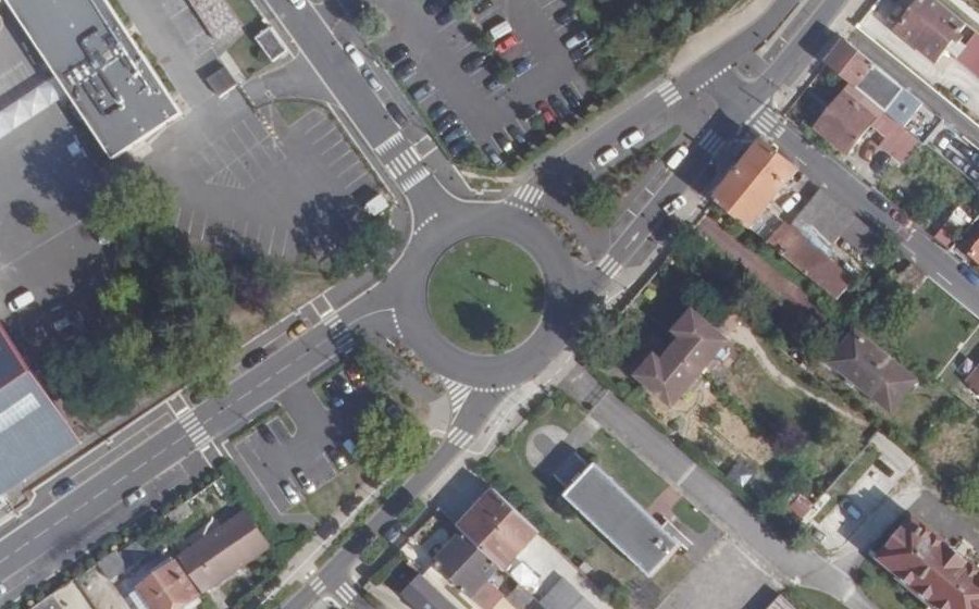 Vue aérienne du Rond-Point des 80 Parlementaires