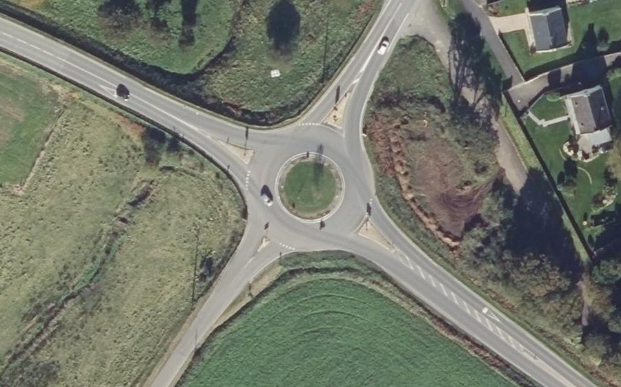 Vue aérienne du Rond-point anonyme n°21097923