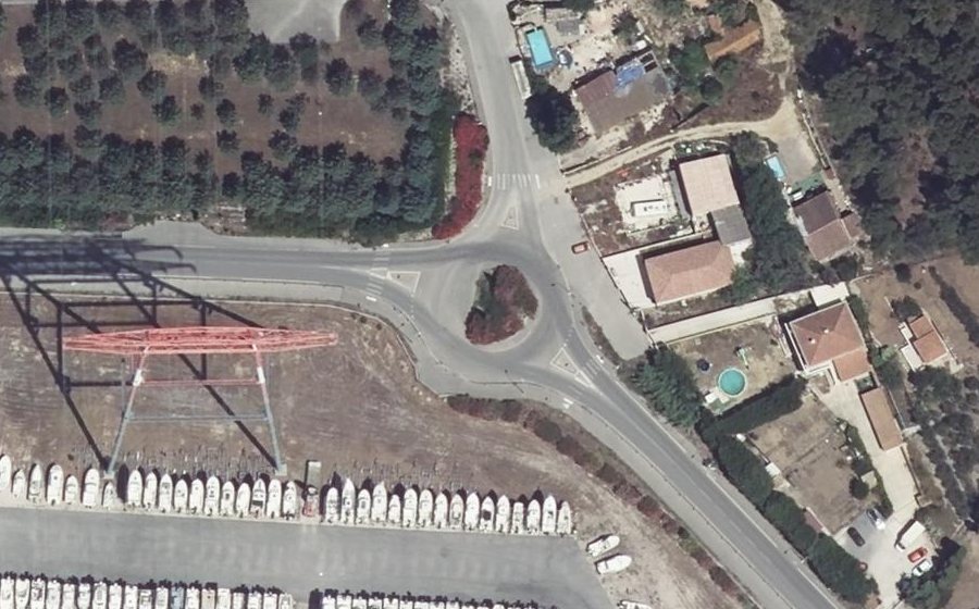 Vue aérienne du Rond-point anonyme n°211030802