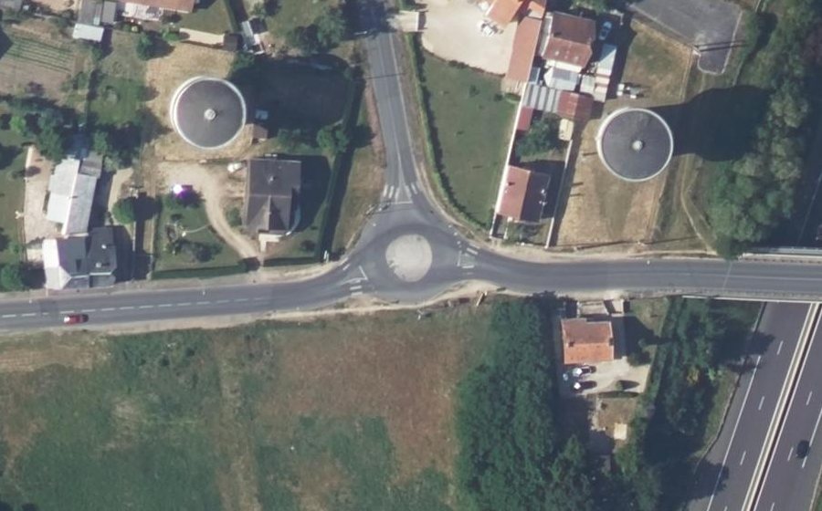 Vue aérienne du Rond-point anonyme n°211038067