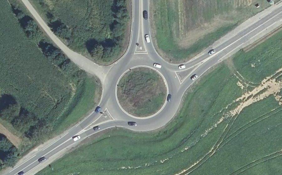 Vue aérienne du Rond-point anonyme n°21124410