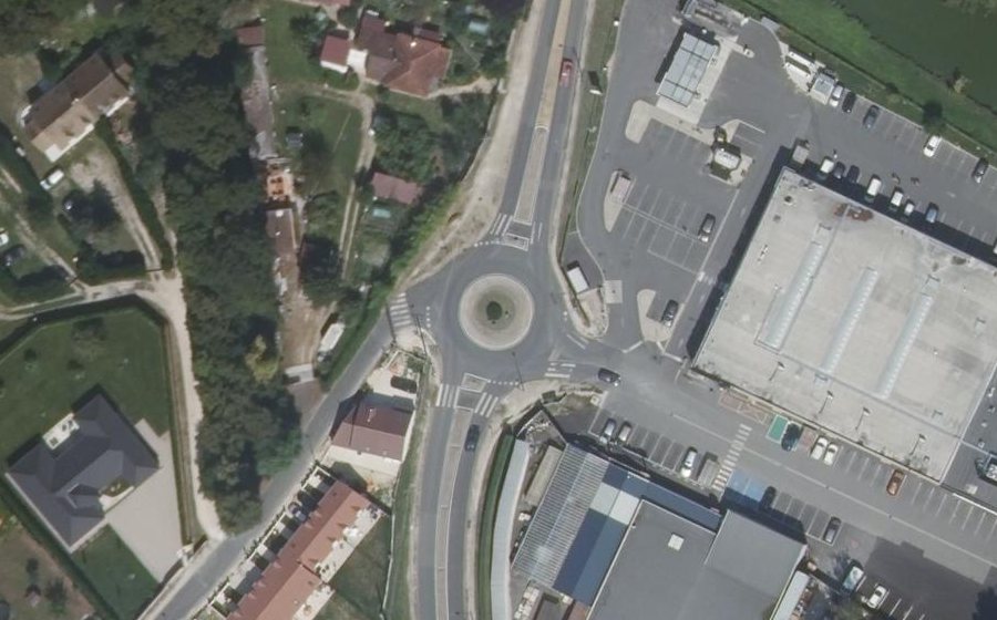 Vue aérienne du Rond-point anonyme n°21136006