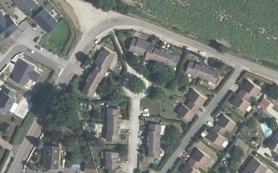 Vue aérienne du Rond-point anonyme n°211365498