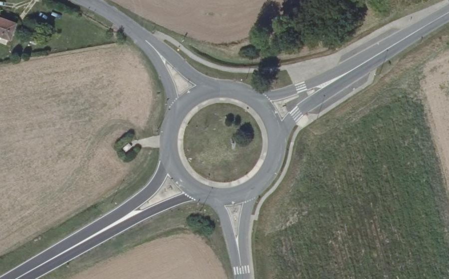 Vue aérienne du Rond-point anonyme n°21142615