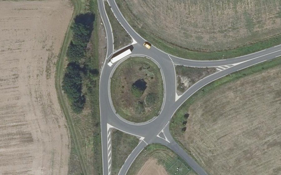 Vue aérienne du Rond-point anonyme n°21142627
