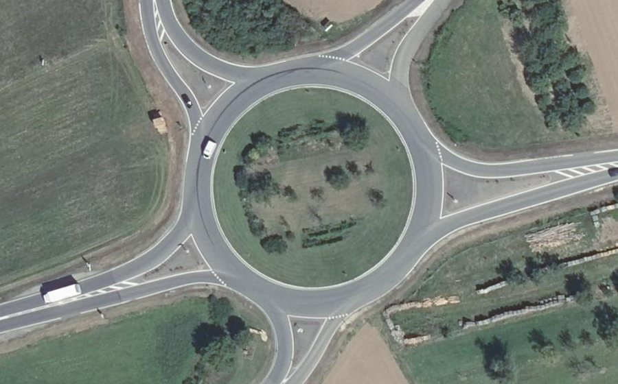 Vue aérienne du Rond-point anonyme n°21212237