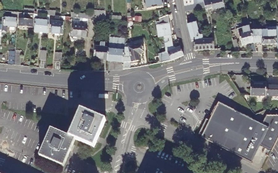 Vue aérienne du Rond-point anonyme n°212151549