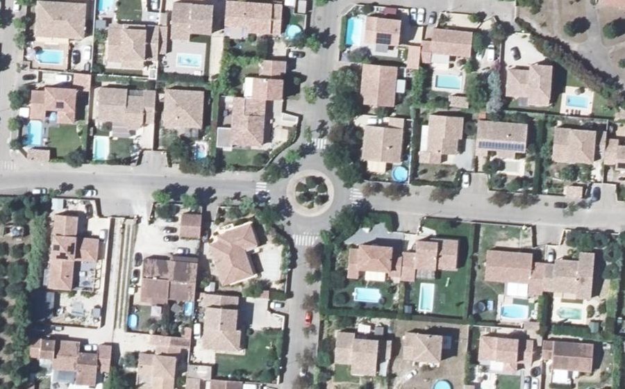 Vue aérienne du Rond-point anonyme n°212503087