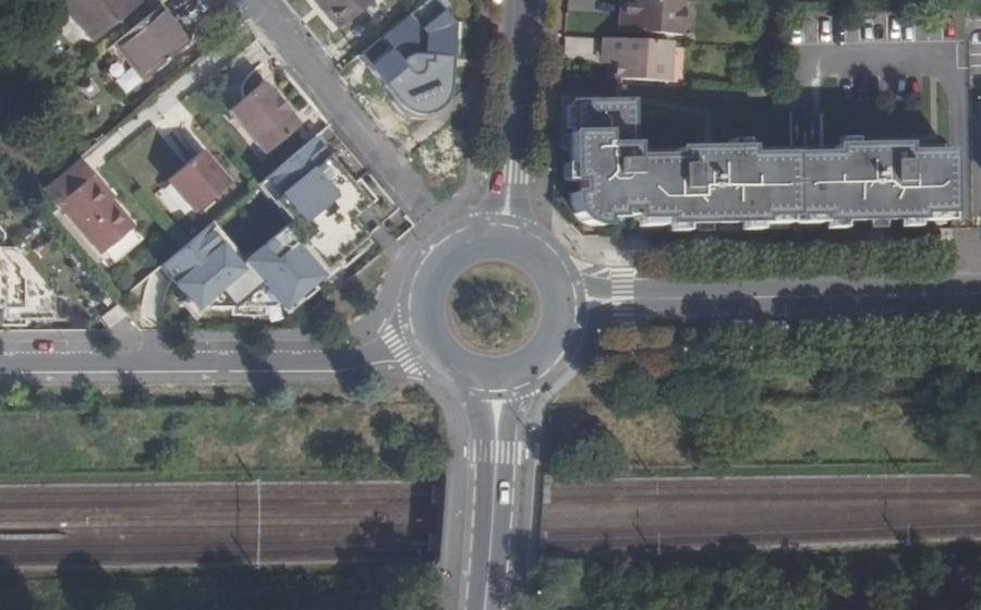 Vue aérienne du Rond-point anonyme n°21258166
