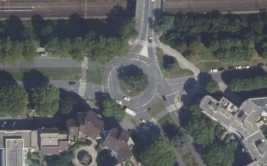 Vue aérienne du Rond-point anonyme n°21258545