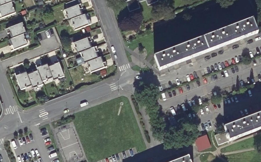Vue aérienne du Rond-point anonyme n°21332170