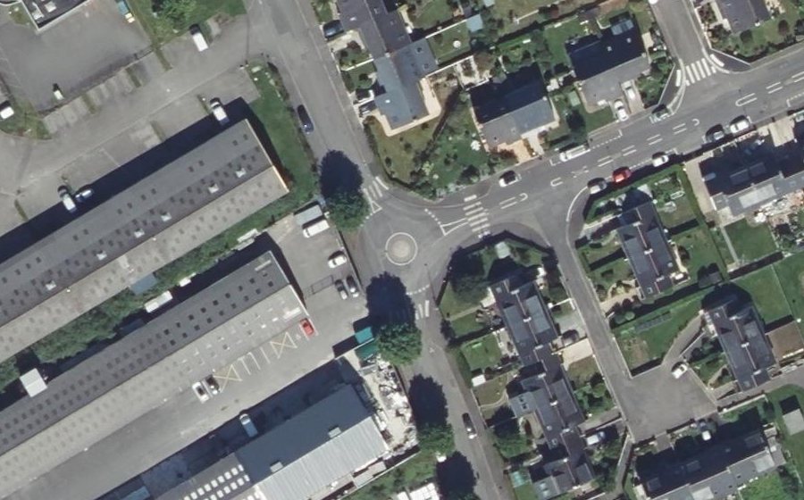 Vue aérienne du Rond-point anonyme n°21349461