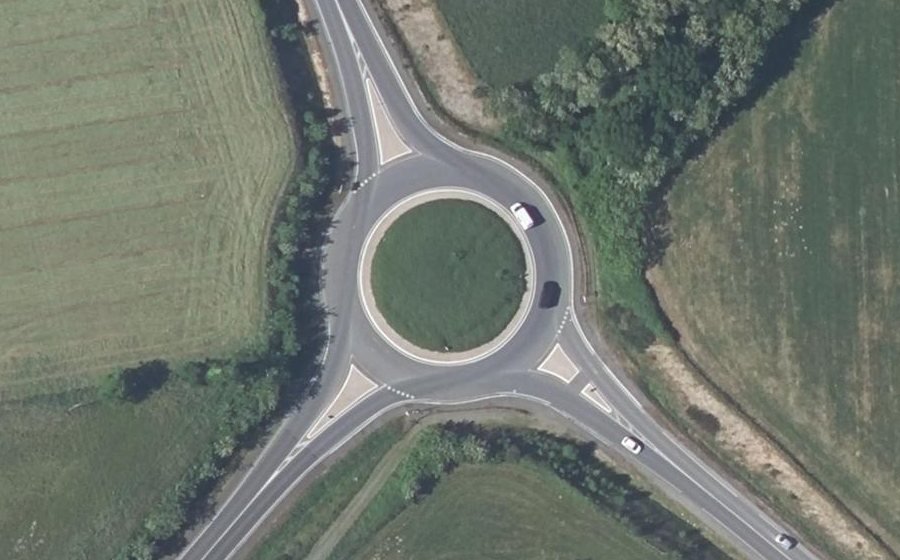 Vue aérienne du Rond-point anonyme n°213516163
