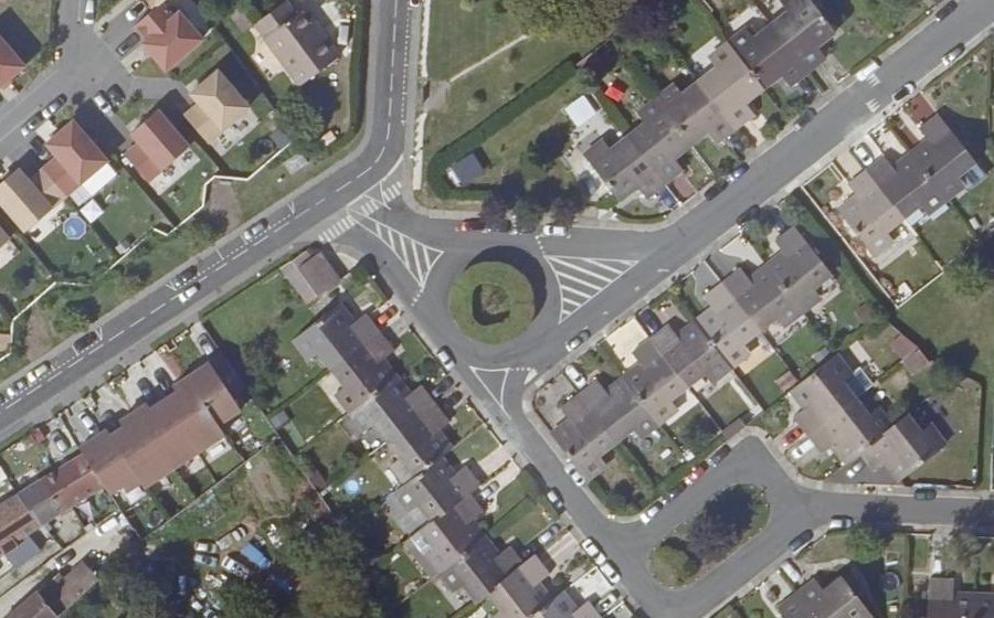 Vue aérienne du Rond-point anonyme n°213563963
