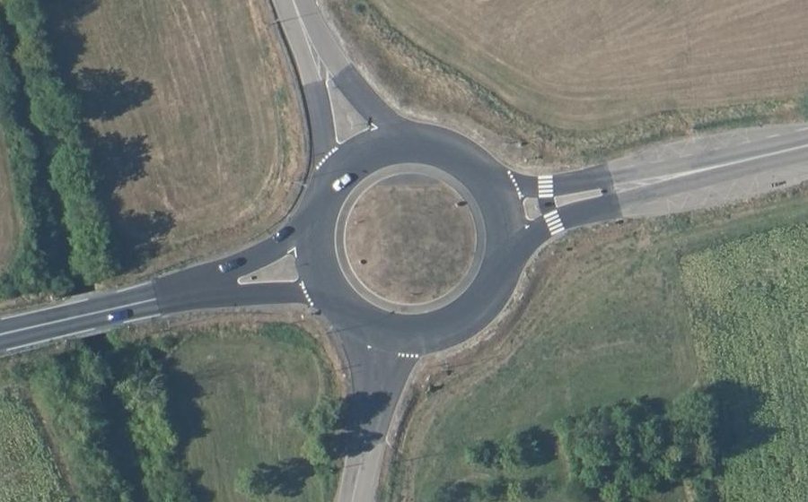 Vue aérienne du Rond-point anonyme n°21412031