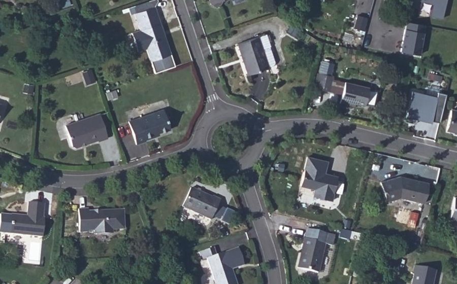 Vue aérienne du Rond-point anonyme n°214742402