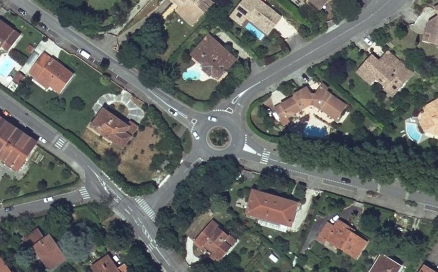 Vue aérienne du Rond-point anonyme n°21494876