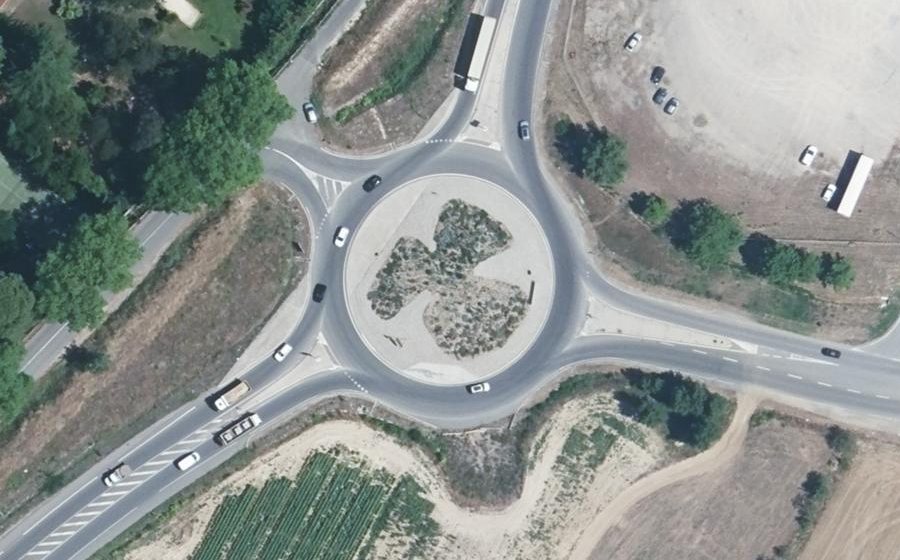 Vue aérienne du Rond-point anonyme n°215112491