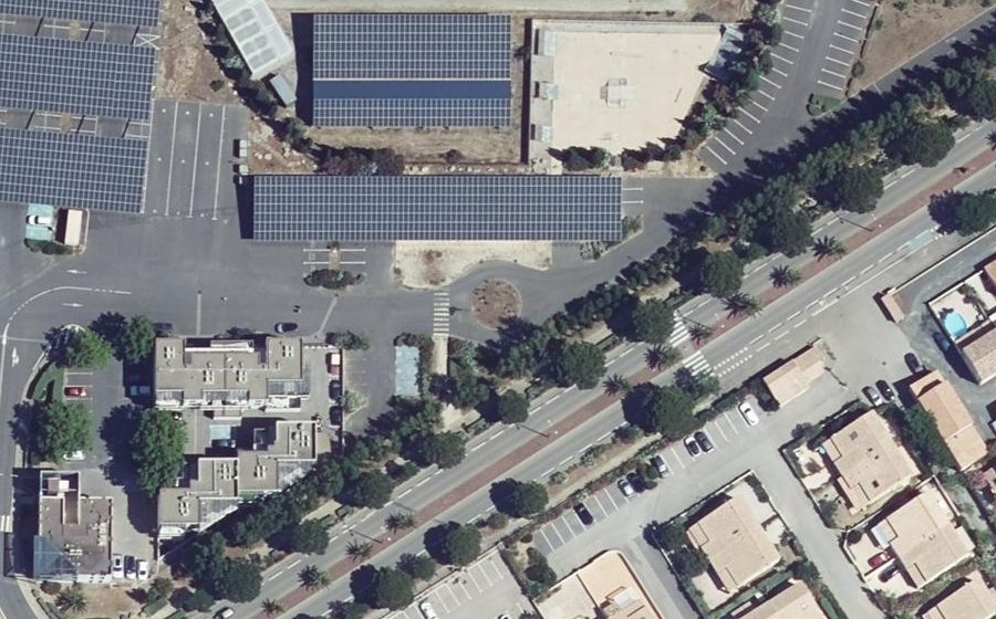 Vue aérienne du Rond-point anonyme n°215117868