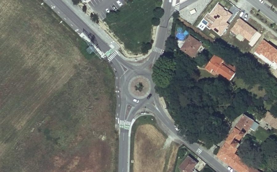 Vue aérienne du Rond-point anonyme n°21515227