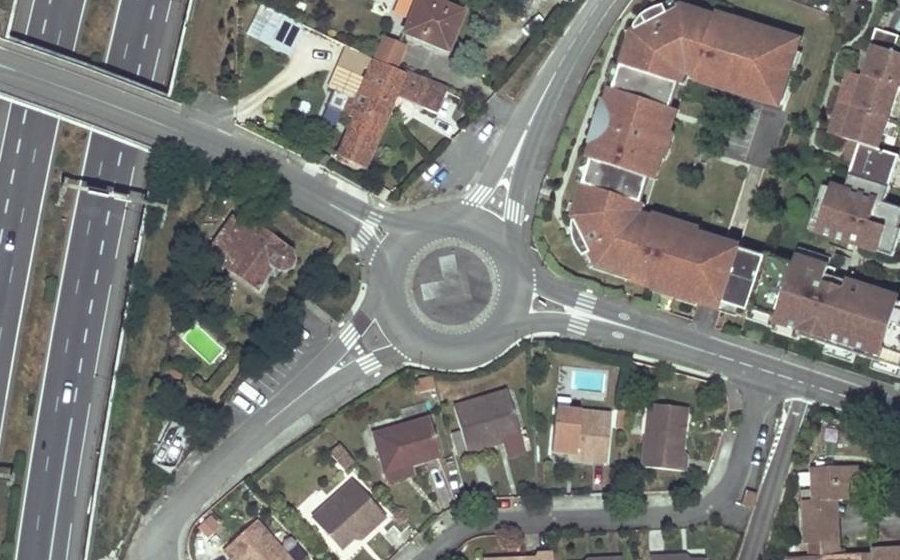 Vue aérienne du Rond-point anonyme n°21546442