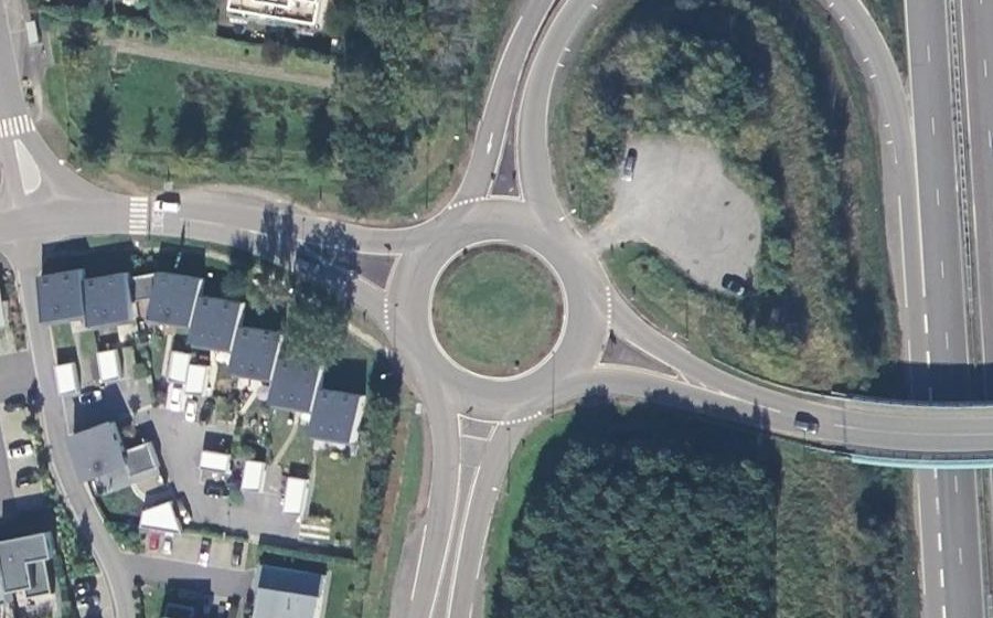Vue aérienne du Rond-point anonyme n°21572758