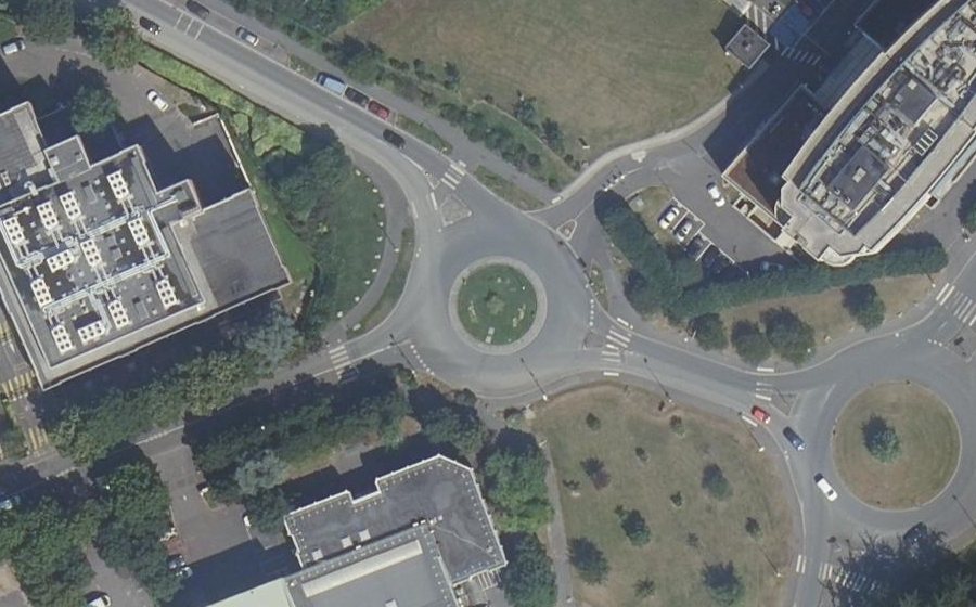 Vue aérienne du Rond-point anonyme n°21574419