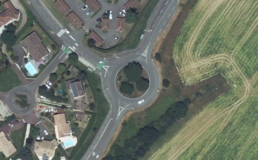 Vue aérienne du Rond-point anonyme n°21598107