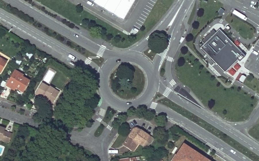 Vue aérienne du Rond-point anonyme n°21598993