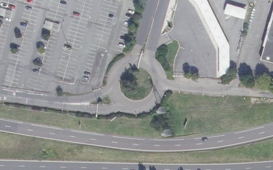 Vue aérienne du Rond-point anonyme n°21623633