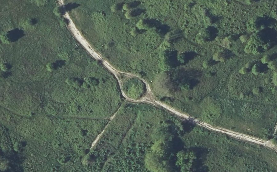 Vue aérienne du Rond-point anonyme n°216510418