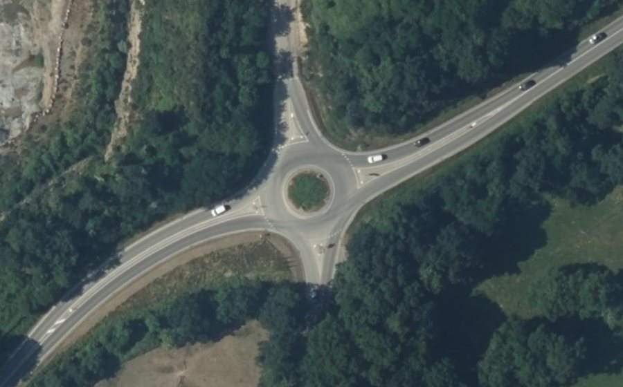 Vue aérienne du Rond-point anonyme n°216611665