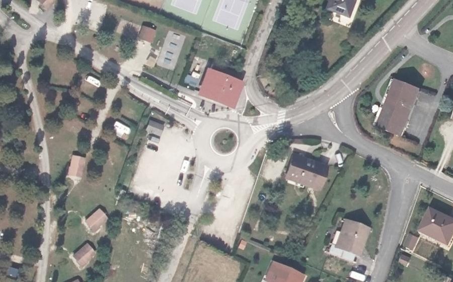 Vue aérienne du Rond-point anonyme n°217018987