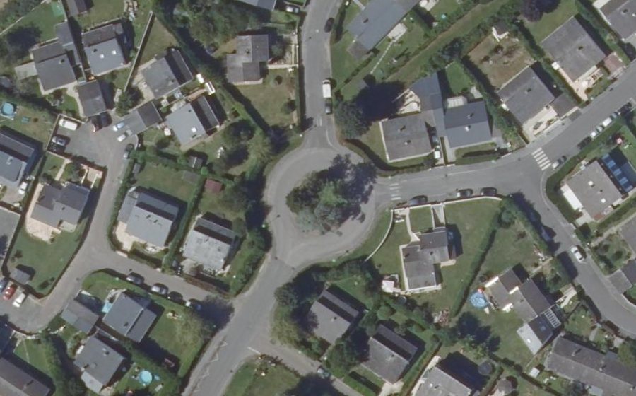 Vue aérienne du Rond-point anonyme n°217033880