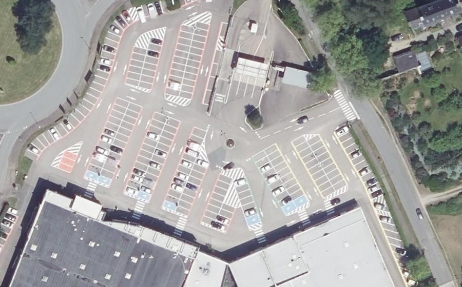 Vue aérienne du Rond-point anonyme n°217289132