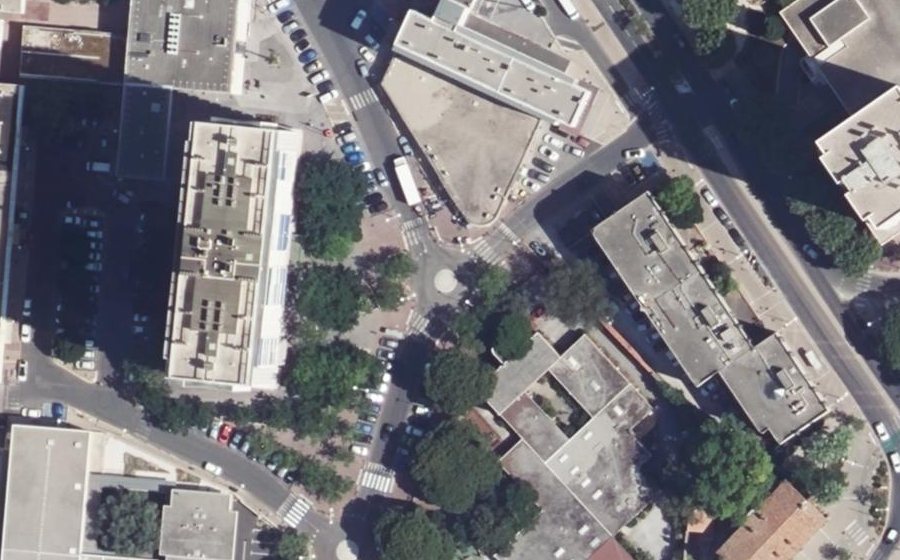 Vue aérienne du Rond-point anonyme n°218118222