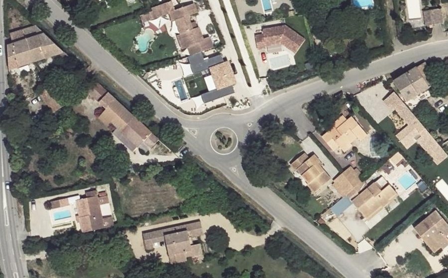 Vue aérienne du Rond-point anonyme n°218176659
