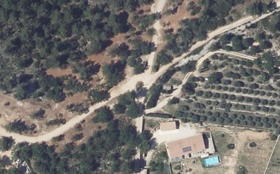 Vue aérienne du Rond-point anonyme n°218352884