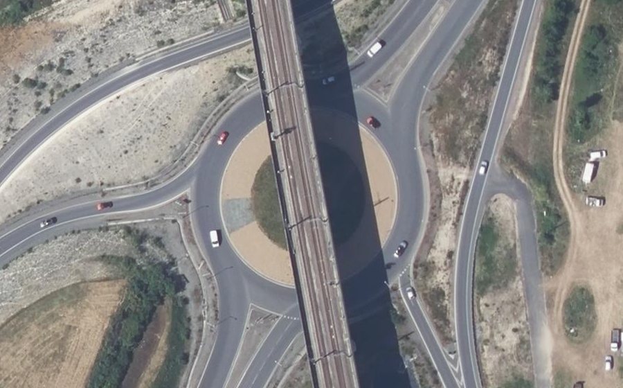 Vue aérienne du Rond-point anonyme n°218419862