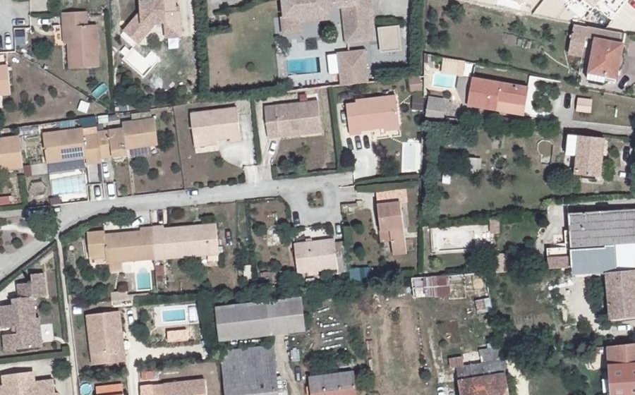 Vue aérienne du Rond-point anonyme n°218534728