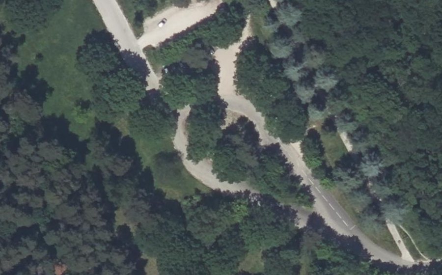 Vue aérienne du Rond-point anonyme n°218716644