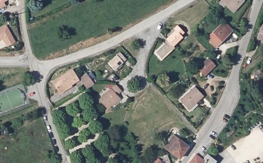 Vue aérienne du Rond-point anonyme n°218909129
