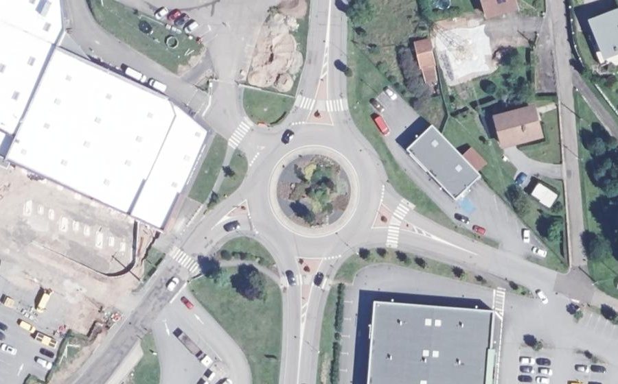 Vue aérienne du Rond-point anonyme n°21895129