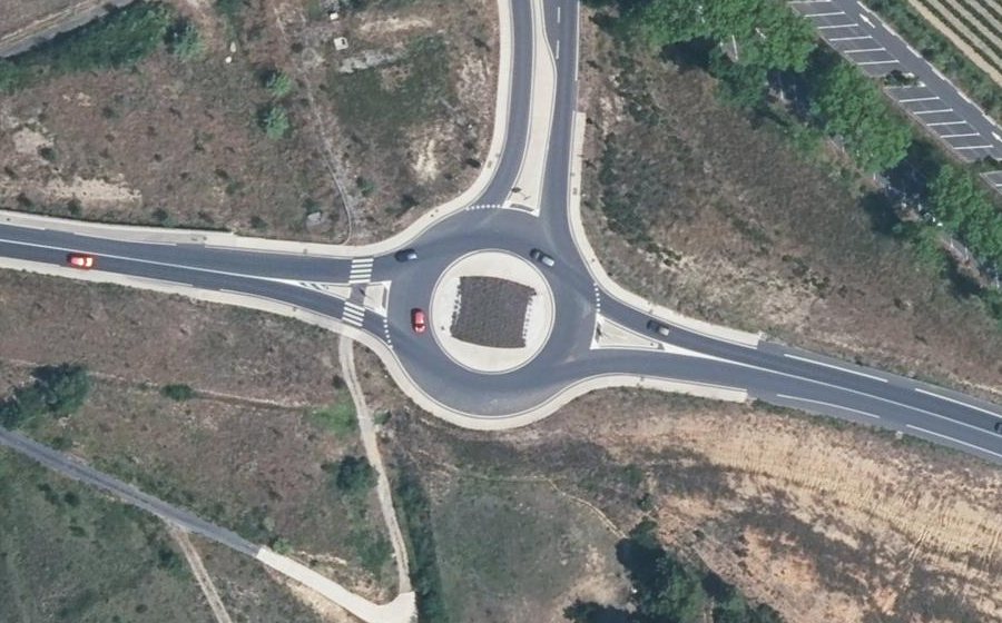 Vue aérienne du Rond-point anonyme n°218988940