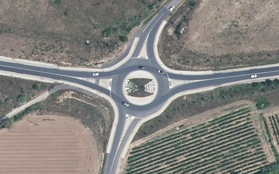 Vue aérienne du Rond-point anonyme n°218988941