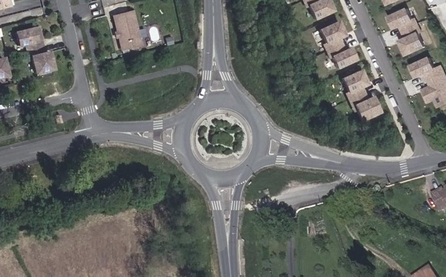 Vue aérienne du Rond-point anonyme n°219016378