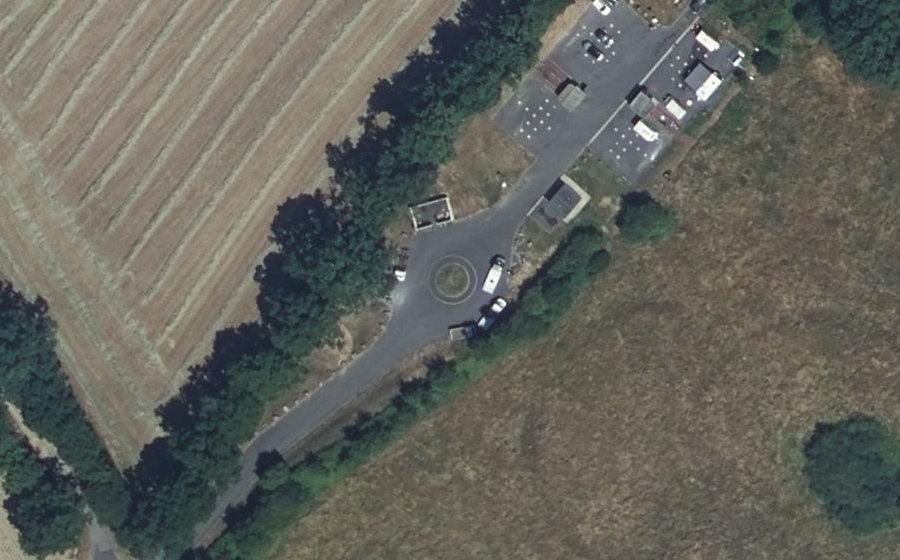 Vue aérienne du Rond-point anonyme n°219264124