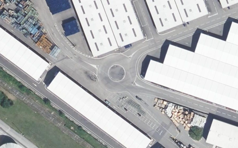 Vue aérienne du Rond-point anonyme n°219295429