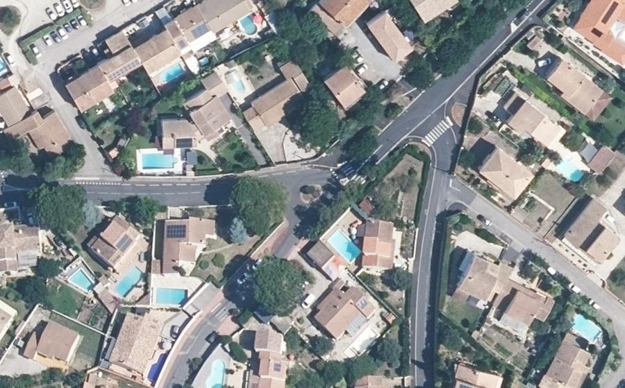 Vue aérienne du Rond-point anonyme n°219468532